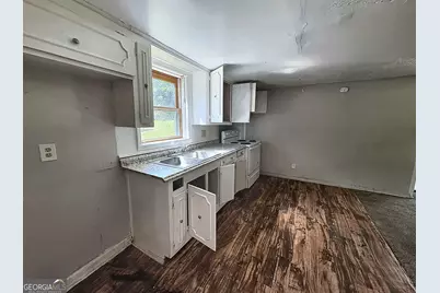 7126 Pineview, Covington, GA 30014 - Photo 6