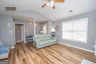 22 Lexington Dr, Grantville, GA 30220 - Photo 6