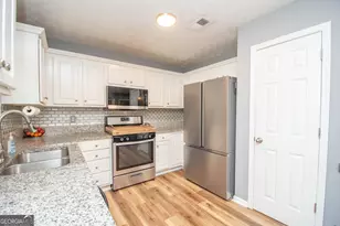 22 Lexington Dr, Grantville, GA 30220 - Photo 12