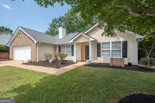 22 Lexington Dr, Grantville, GA 30220 - Photo 2