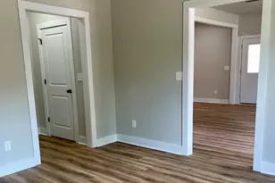 148 Holmes St, Barnesville, GA 30204 - Photo 24
