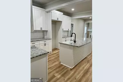 148 Holmes Street, Barnesville, GA 30204 - Photo 6