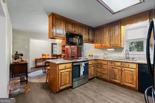 55 Manor Cir, Sharpsburg, GA 30277 - Photo 10