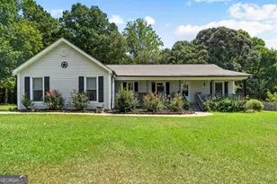 55 Manor Cir, Sharpsburg, GA 30277 - Photo 1