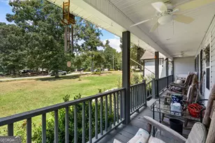 55 Manor Cir, Sharpsburg, GA 30277 - Photo 2