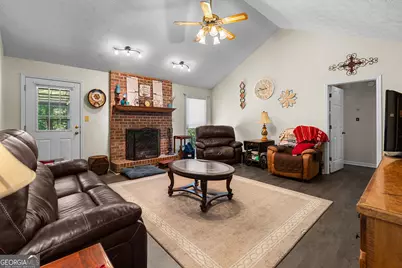 55 Manor Circle, Sharpsburg, GA 30277 - Photo 8