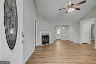 32 Oak St, Newnan, GA 30263 - Photo 8