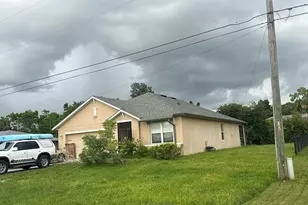 605 SW 7th Pl, Cape Coral, FL 33991 - Photo 2