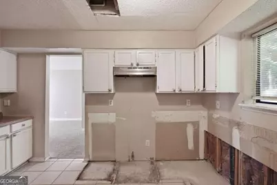 1001 Chapman Lane, Stone Mountain, GA 30088 - Photo 14