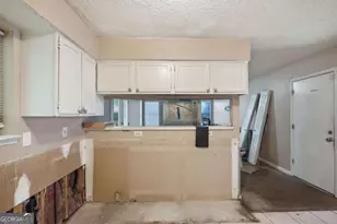 1001 Chapman Ln, Stone Mountain, GA 30088 - Photo 12