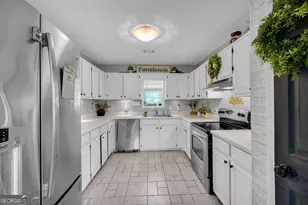 1210 Cabot's Dr, Auburn, GA 30011 - Photo 10