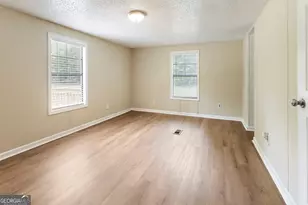 165 Giles Cir, Byron, GA 31008 - Photo 12