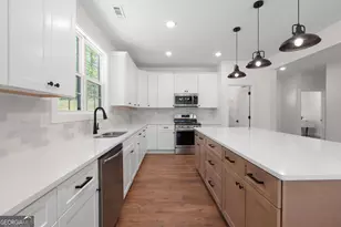 2478 Fischer Rd, Sharpsburg, GA 30277 - Photo 2