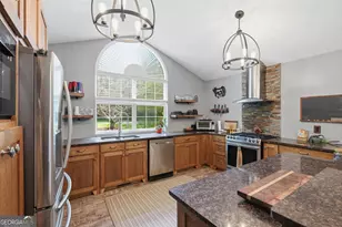 221 Oakdale Dr, Cornelia, GA 30531 - Photo 8