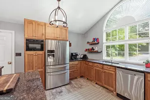 221 Oakdale Dr, Cornelia, GA 30531 - Photo 10