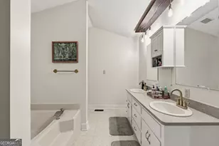 221 Oakdale Dr, Cornelia, GA 30531 - Photo 24