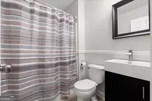 6350 N Hampton Dr, Sandy Springs, GA 30328 - Photo 56