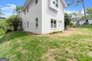 6350 N Hampton Dr, Sandy Springs, GA 30328 - Photo 12