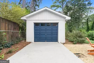 6350 N Hampton Dr, Sandy Springs, GA 30328 - Photo 8
