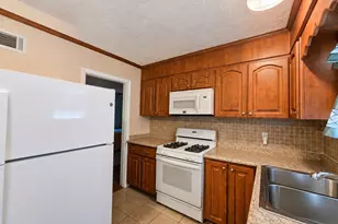 916 Carver St, Savannah, GA 31415 - Photo 44