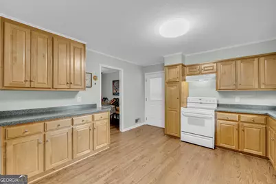 1229 Crestview Dr, Elberton, GA 30635 - Photo 10