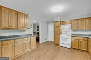 1229 Crestview Dr, Elberton, GA 30635 - Photo 10