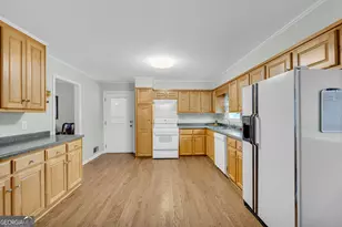 1229 Crestview Dr, Elberton, GA 30635 - Photo 8