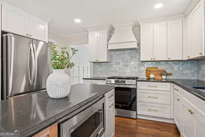 3627 Stonehenge Way NE, Marietta, GA 30066 - Photo 4