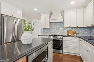 3627 Stonehenge Way NE, Marietta, GA 30066 - Photo 4