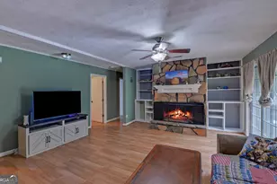 275 Sherwood St, Toccoa, GA 30577 - Photo 4