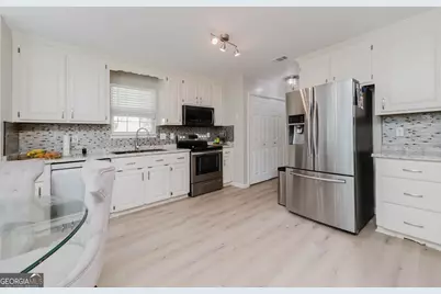 111 Saint Brendans Drive, Bonaire, GA 31005 - Photo 8