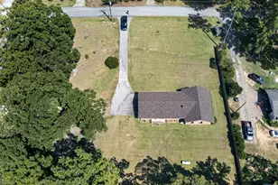 106 Iris Dr, Lagrange, GA 30241 - Photo 2