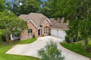 912 Riverview Dr E, Saint Marys, GA 31558 - Photo 1