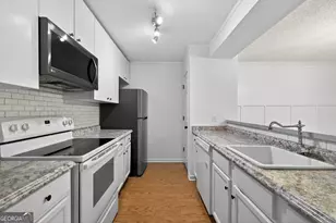 201 Barrington Hills Dr, Atlanta, GA 30350 - Photo 10