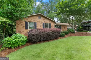 290 Cochran Dr, Gainesville, GA 30506 - Photo 2