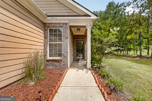230 River Meadow Dr, Lagrange, GA 30241 - Photo 2