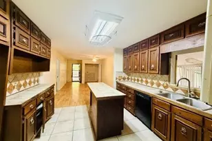 145 W Triple Tree Dr, Carrollton, GA 30117 - Photo 8