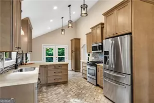 2404 Stockton Pl, Marietta, GA 30066 - Photo 10