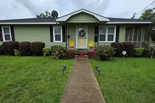 9 Pecan Dr, Hazlehurst, GA 31539 - Photo 2