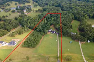 971 Bo Bo Banks Rd, Grantville, GA 30220 - Photo 1