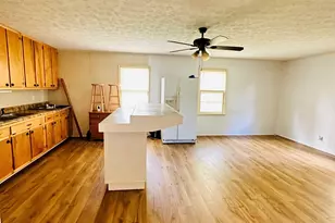 111B Tyler St, Barnesville, GA 30204 - Photo 2