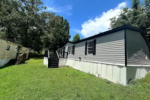 225 Stratford Dr, Hampton, GA 30228 - Photo 2