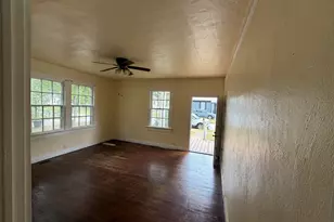 204 Royal Ave, Hogansville, GA 30230 - Photo 4