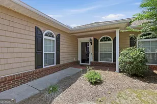1903 N Summit Dr, Dalton, GA 30721 - Photo 2