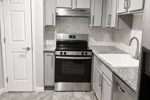 24314 Plantation Dr, Atlanta, GA 30324 - Photo 2