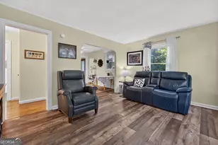 504 N Pond St, Toccoa, GA 30577 - Photo 6