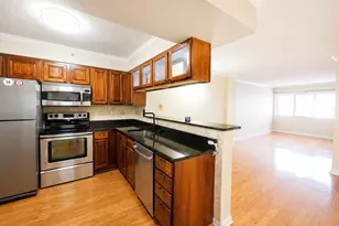 795 Hammond Dr, Sandy Springs, GA 30328 - Photo 2