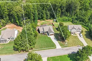43 Hilltop Pl, Newnan, GA 30263 - Photo 2