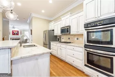 5492 Glenridge Drive #524, Atlanta, GA 30342 - Photo 12