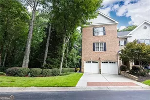 5492 Glenridge Dr, Atlanta, GA 30342 - Photo 4